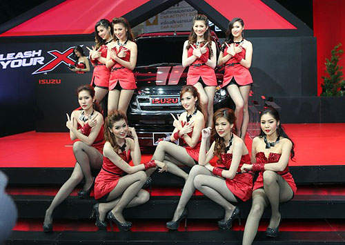 《曼谷車展麻斗秀》仔細來找找有沒有美女吧～(握拳)