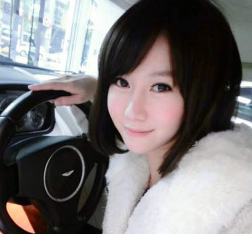 重機妹蕭妤緁 久不見的甜心現在變成超跑妹了嗎? 重機妹蕭妤緁 久不見的甜心現在變成超跑妹了嗎?