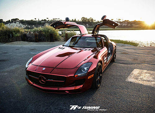鋼鐵人版《賓士SLS AMG》東尼史塔克換新車車了? 鋼鐵人版《賓士SLS AMG》東尼史塔克換新車車了?