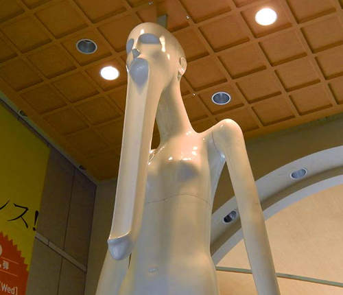 百貨界也有《進擊的巨人》名鐵百貨名物模特兒掉下巴版本登場ww