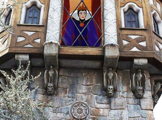 公主們漫步迪士尼樂園 逼真的圖片欣賞 公主們漫步迪士尼樂園 逼真的圖片欣賞