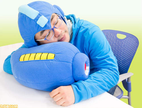 《洛克人能源炮腕枕》睡午覺突然被襲擊也不怕（pyu pyu－）