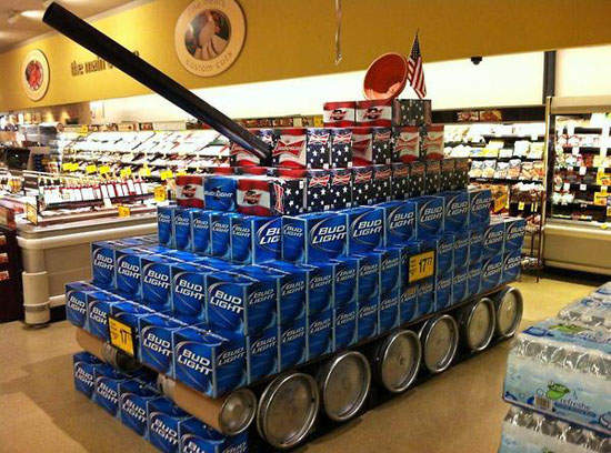 《店內奇怪擺設》當店員閒閒沒事幹的時候...... 《店內奇怪擺設》當店員閒閒沒事幹的時候......