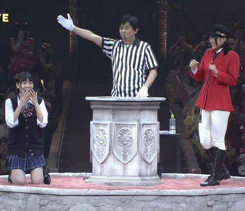 《AKB48猜拳大會2013》大家的造型才是觀戰重點?( 艸`*) 《AKB48猜拳大會2013》大家的造型才是觀戰重點?( 艸`*)