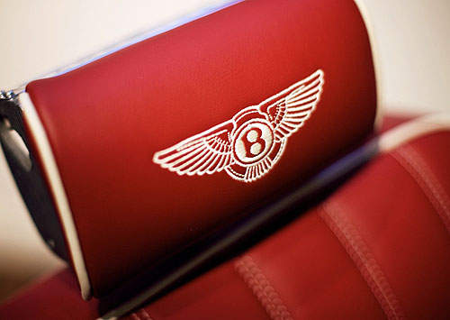 《賓利沙龍椅》剪起頭髮來是不是特別帥氣呢? 《賓利沙龍椅》剪起頭髮來是不是特別帥氣呢?