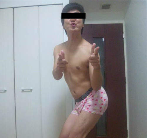 神奈川尻槍教師 以後吃完拉麵還是穿上外套好了... 神奈川尻槍教師 以後吃完拉麵還是穿上外套好了...