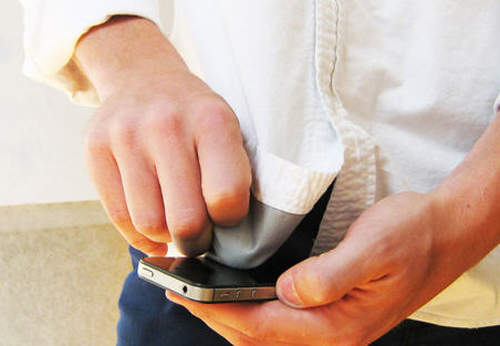 懶人專用《哀鳳清潔襯衫》　螢幕髒掉直接就能拿來擦哦～