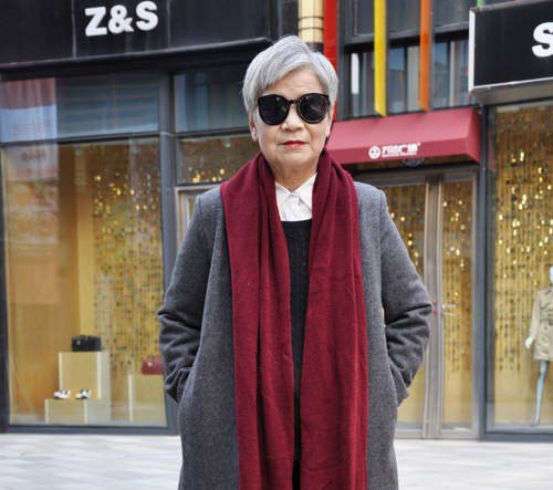 超帥氣《時尚奶奶》大家來猜猜她幾歲了? 超帥氣《時尚奶奶》大家來猜猜她幾歲了?