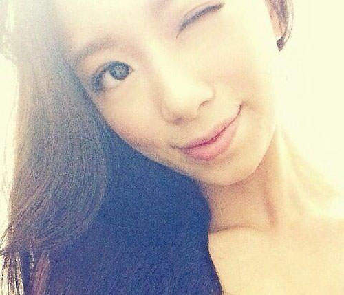 管其慧(管管) 新款粉色蝴蝶機廣告正妹 管其慧(管管) 新款粉色蝴蝶機廣告正妹