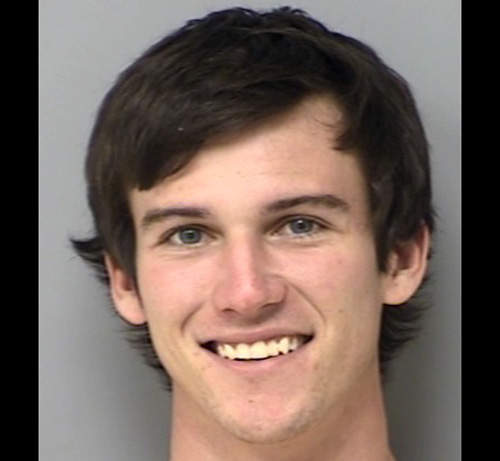 《帥哥警局檔案照》長得帥也不會判比較輕... 《帥哥警局檔案照》長得帥也不會判比較輕...