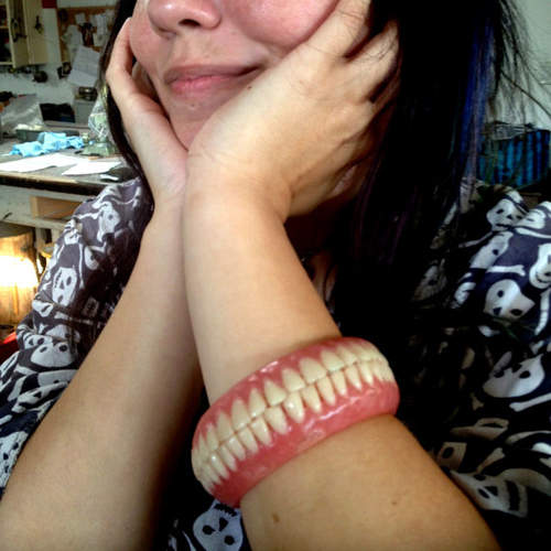 牙控必見？詭異《假牙小物》會突然動起來就更好了（喂！）