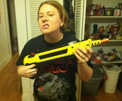 鹽殺獵蠅槍 一發斃命還留全屍讓你好清理 鹽殺獵蠅槍 一發斃命還留全屍讓你好清理