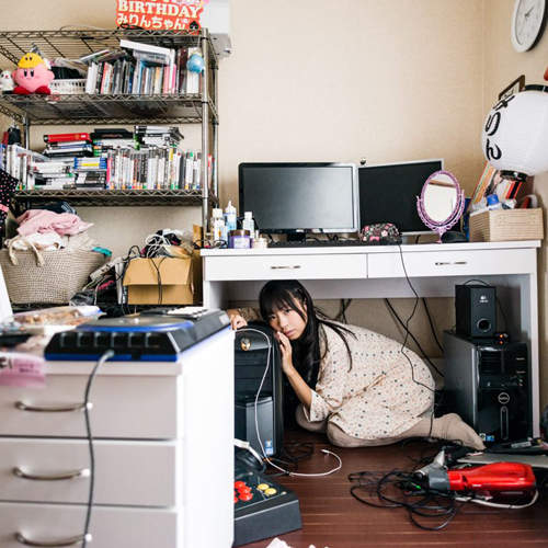 《墮落部屋》寫真集　偷窺宅女們的房間