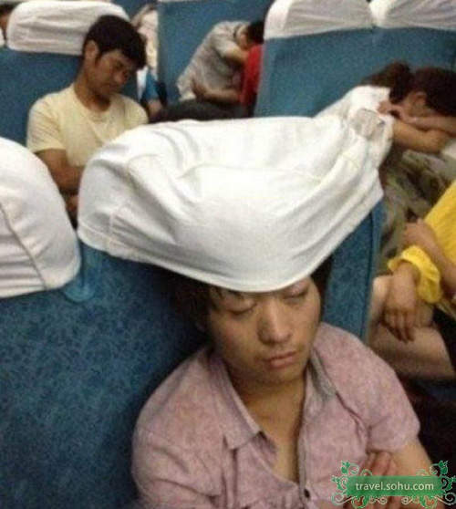 《大陸火車上的奇景》各種睡姿你也可以試試看? 《大陸火車上的奇景》各種睡姿你也可以試試看?