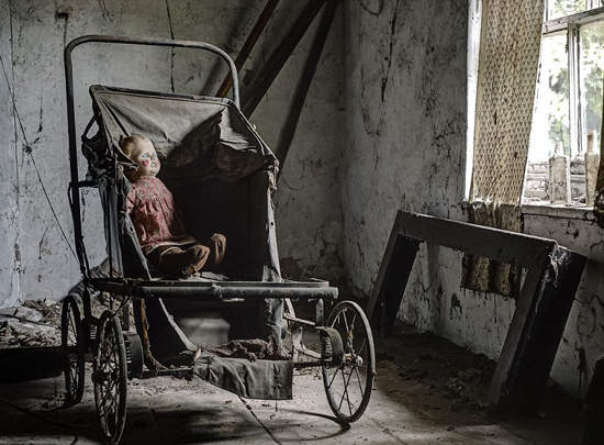 《醫生家廢墟》這裡是發生過什麼事嘛(抖) 《醫生家廢墟》這裡是發生過什麼事嘛(抖)