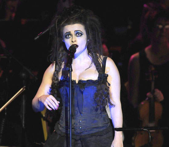 《海倫娜波漢卡特》超應景萬聖節妝 今年化裝舞會就這麼畫吧 《海倫娜波漢卡特》超應景萬聖節妝 今年化裝舞會就這麼畫吧