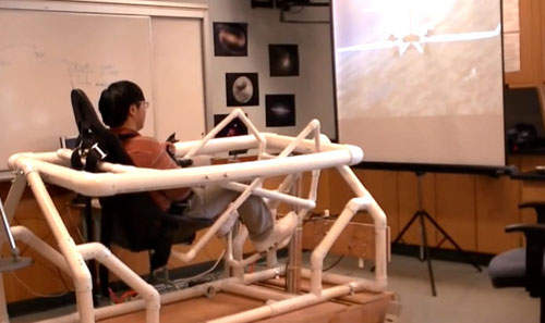 高中生自製《家用飛行模擬器》  體驗翱翔天際的極速快感