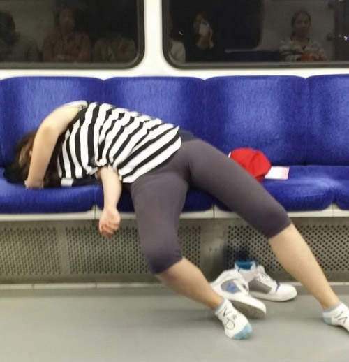 《失態醉女》糗態 所以喝酒還是量力而為嘛...... 《失態醉女》糗態 所以喝酒還是量力而為嘛......