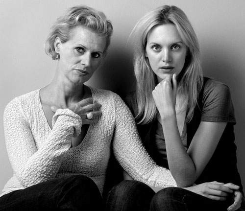 《模特兒與母親》女兒的美麗看媽媽就知道~