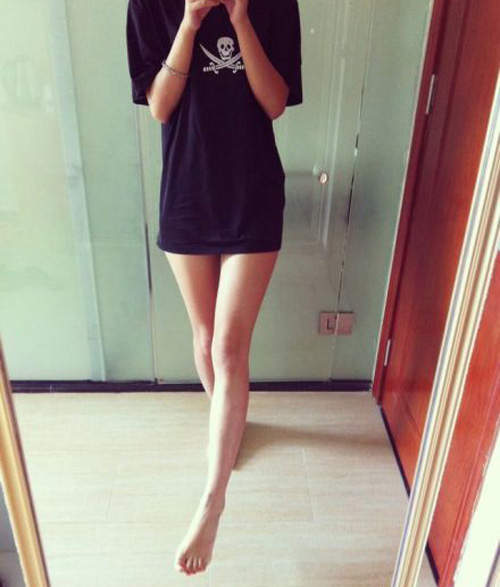 微博《曬長腿大賽》可以名正言順看妹子的腿了>///< 微博《曬長腿大賽》可以名正言順看妹子的腿了>///<