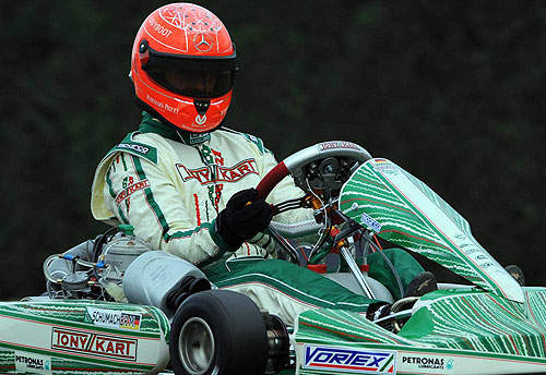 F1二度退休《車神舒馬克》今年要改開卡丁車? F1二度退休《車神舒馬克》今年要改開卡丁車?