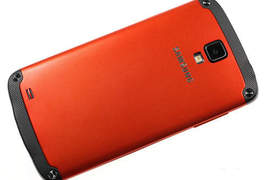 Samsung全新「三防版」Galaxy S4 Active登場 水面淨空準備下潛啦~ Samsung全新「三防版」Galaxy S4 Active登場 水面淨空準備下潛啦~