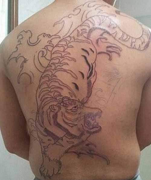 韓版《後悔刺青》刺青前真的不要太衝動(__ __|||) 韓版《後悔刺青》刺青前真的不要太衝動(__ __|||)