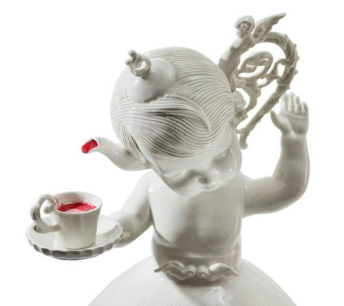 鮮血瓷娃　丹麥藝術家所創作的爆頭灑漿藝術