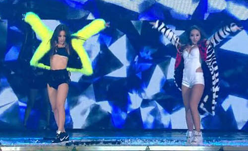 CL《露點事故》那黑黑的點該不會是...(//▽//)? CL《露點事故》那黑黑的點該不會是...(//▽//)?