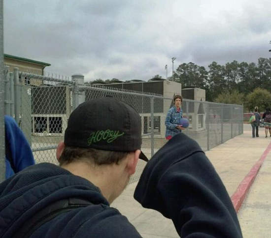 拍到透明人?!美國大白天拍到靈異照片 拍到透明人?!美國大白天拍到靈異照片