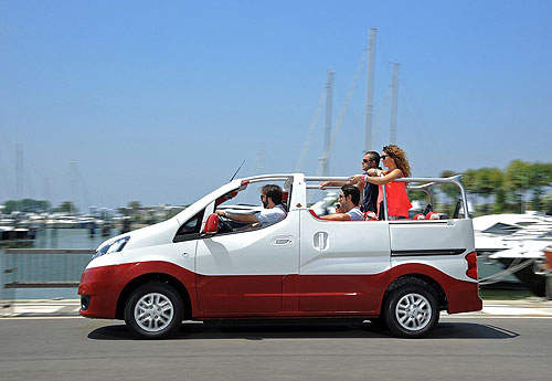 特製《Nissan NV200》義大利渡假小島上空大解放~ 特製《Nissan NV200》義大利渡假小島上空大解放~