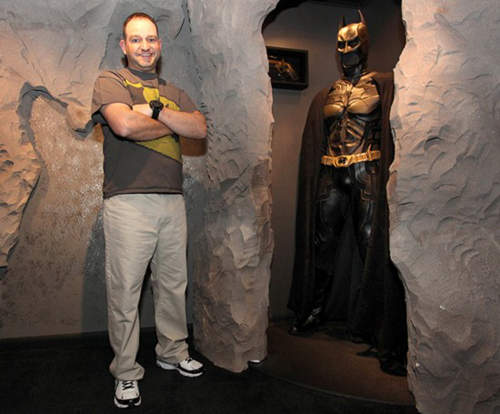 地下室蝙蝠洞 美國大男孩在家裡用愛打造的秘密基地 地下室蝙蝠洞 美國大男孩在家裡用愛打造的秘密基地