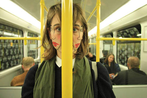 詭異《雙面人》明明就已經過了嚇人的月份了.... 詭異《雙面人》明明就已經過了嚇人的月份了....