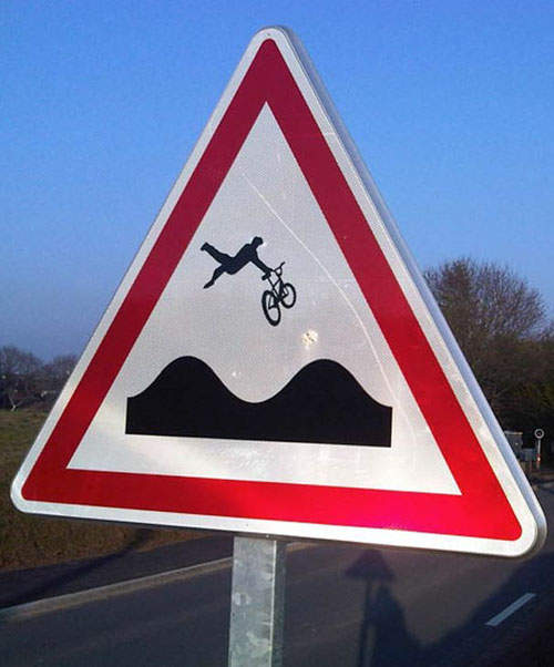 《惡搞道路標誌》根本就是極限運動告示牌 《惡搞道路標誌》根本就是極限運動告示牌