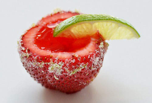 DIY《草莓瑪格麗特酒凍》讓你在家也能醉茫茫 ( ′▽`)-o█