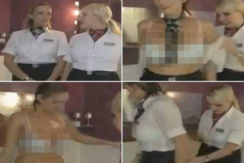 英航空姐《淋浴秀》就算脫光光也想跟她洗香香(//▽//)