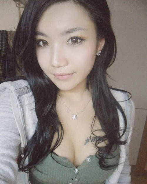 刺青奶妹《黃智敏》~讓人眼睛不知該看哪裡^///^ 刺青奶妹《黃智敏》~讓人眼睛不知該看哪裡^///^