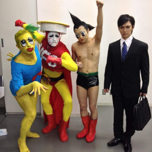 日本人的《萬聖節變裝》一年一次又怎麼可以不認真呢(握拳) 日本人的《萬聖節變裝》一年一次又怎麼可以不認真呢(握拳)