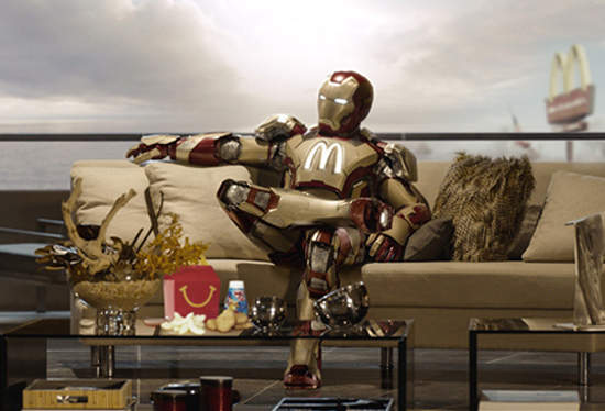 如果超級英雄也有贊助商 那制服上的LOGO是？