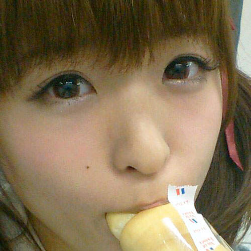 プー・ルイ（Pour Lui）　女子偶像團體成員驚異的雜誌照