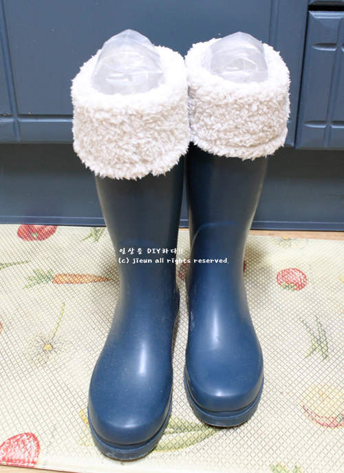 DIY《雨靴變保暖靴》防水又保暖真的好方便～