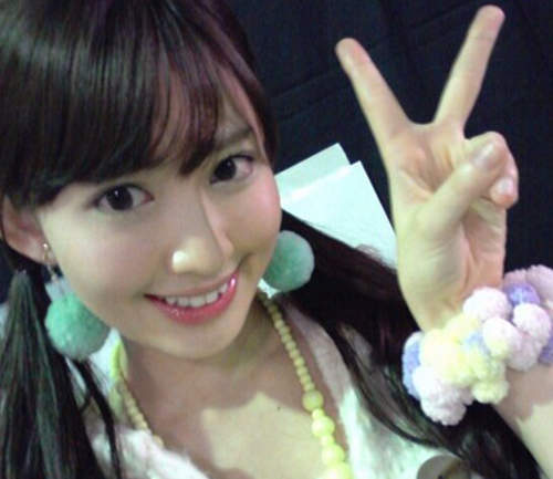 今日的私服:小嶋陽菜☆黑白條紋的洋裝好可愛☆ 今日的私服:小嶋陽菜☆黑白條紋的洋裝好可愛☆
