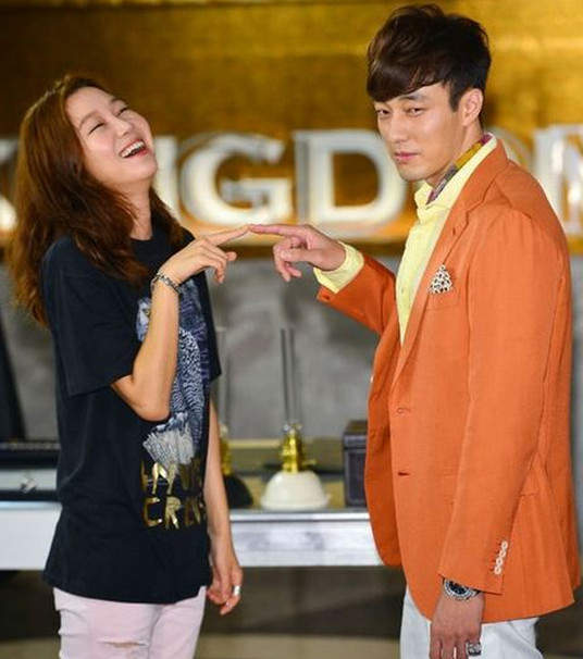 《主君的太陽》孔曉振銀飾爆紅 想買還得慢慢等~(唱) 《主君的太陽》孔曉振銀飾爆紅 想買還得慢慢等~(唱)