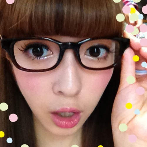 《眼鏡女子專用睫毛膏》誕生　解決戴眼鏡時的彩妝問題