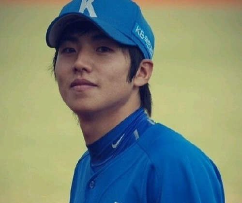 棒球型男《李岱衡》靦腆笑容迷死人啦～