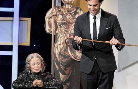 頒獎典禮意外?芭樂特把同台明星...殺了......? 頒獎典禮意外?芭樂特把同台明星...殺了......?