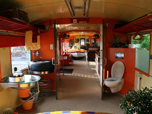荷蘭《電軌車飯店》名符其實的汽車旅館~?! 荷蘭《電軌車飯店》名符其實的汽車旅館~?!