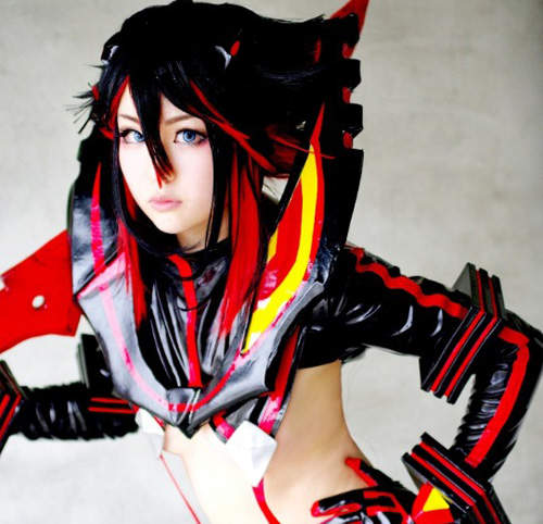 夜月歩 暴露的水手服下展現出強大的力量 夜月歩 暴露的水手服下展現出強大的力量