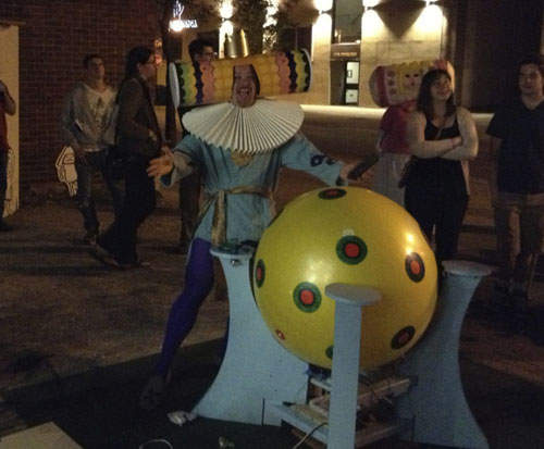 《塊魂》巨大球型控制器　真的讓你滾滾黏黏就能玩