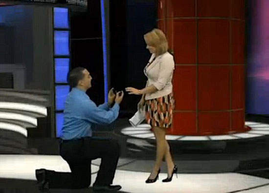 向主播求婚的超級妙招(但要是被拒絕可是慘到爆...) 向主播求婚的超級妙招(但要是被拒絕可是慘到爆...)